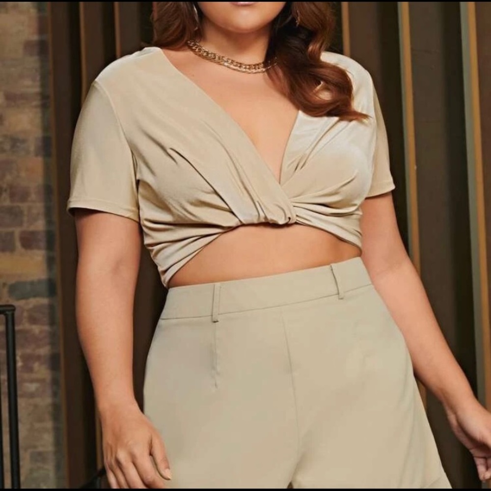 Plus Deep V Neck Twist Front Crop Tee